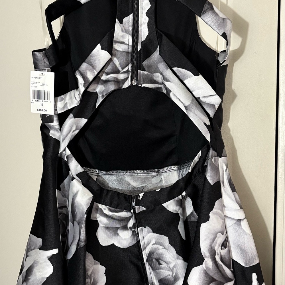 Black and Gray Floral Dress - Picture 6 of 9